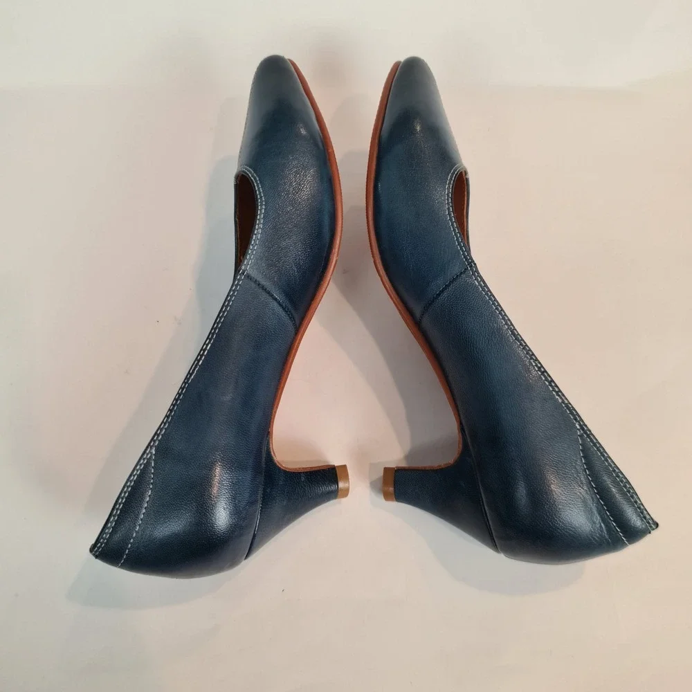 Mona Flying Navy Blue Leather Pointed Toe Kitten Heel Pumps US 8 EU 39 Classic‎